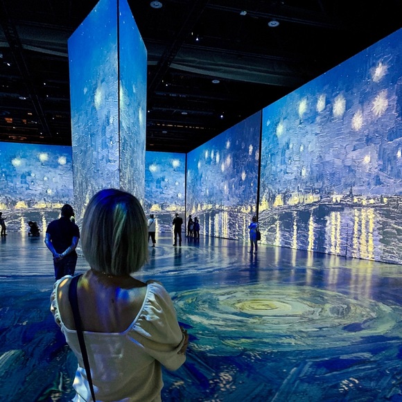 Meet your Posher, Jade - Picture 1 of 1